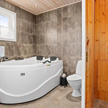 10 Person Holiday In Holiday home